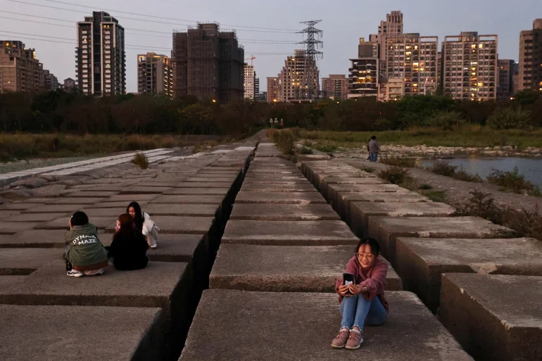 A picture containing outdoor, sky, ground, city

Description automatically generated